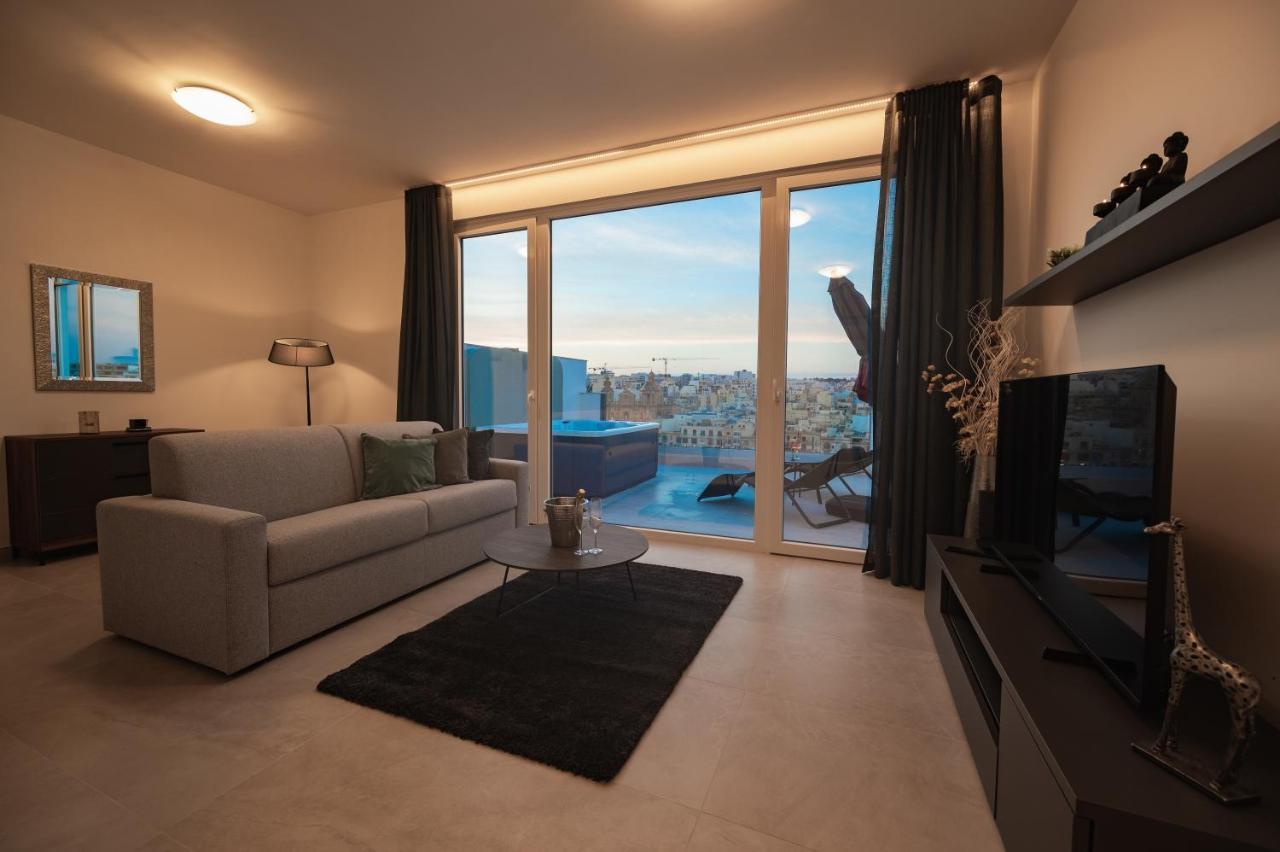The Address Seafront Suites With Hot Tub Pietà Zewnętrze zdjęcie