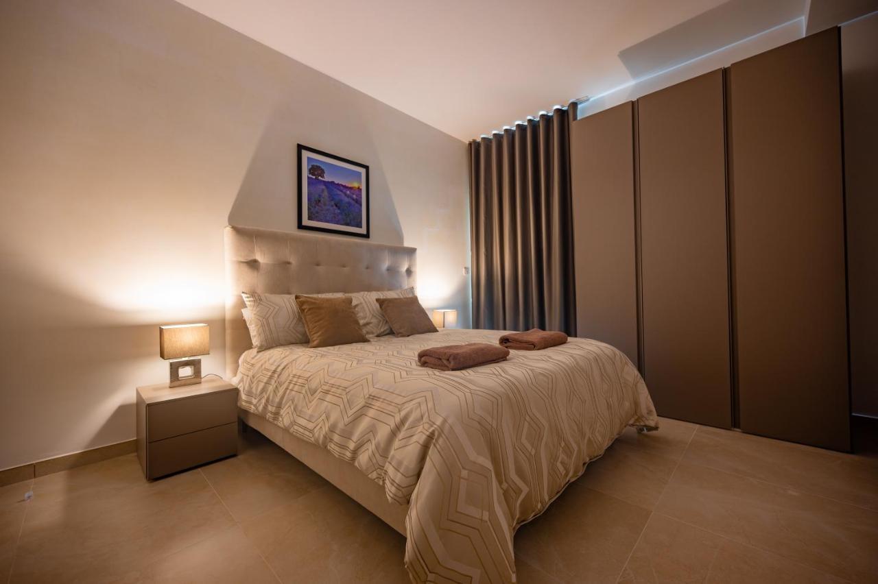 The Address Seafront Suites With Hot Tub Pietà Zewnętrze zdjęcie