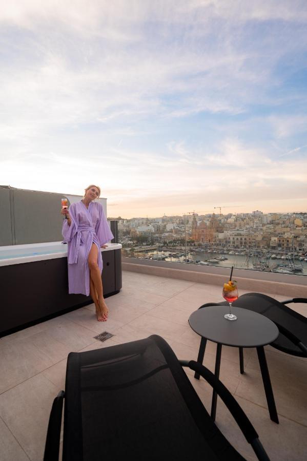 The Address Seafront Suites With Hot Tub Pietà Zewnętrze zdjęcie